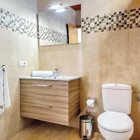 וילה Playa Blanca Sleeps 6 Air Con Wifi *